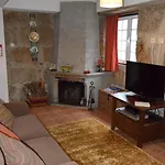 Casa Do Chao Do Ribeiro Tatil Evi Gouveia (Guarda)