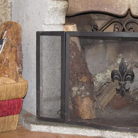 Casa Do Chao Do Ribeiro Tatil Evi Gouveia (Guarda)